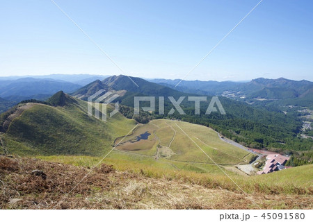 秋の曽爾高原とお亀池 45091580