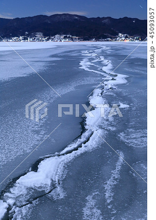 長野諏訪湖_御神渡り夜景 長野諏訪湖_御神渡り夜景 45093057