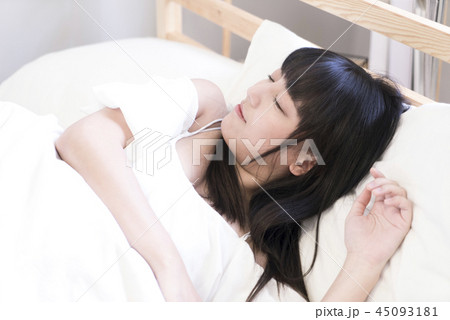 目覚める ウェイクアップ 目を覚ます 45093181