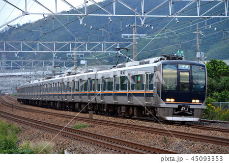 JR京都線を走る321系東海道線7両 JR京都線を走る321系東海道線7両 45093353