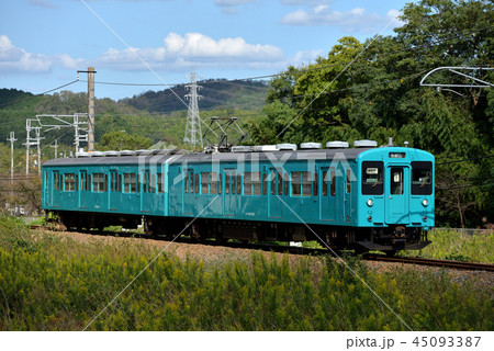 和歌山線を走る105系普通2両 和歌山線を走る105系普通2両 45093387
