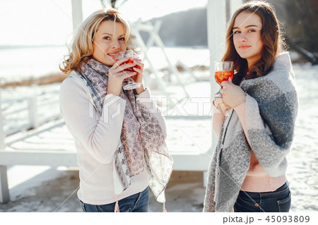 Mother witn daughter 45093809