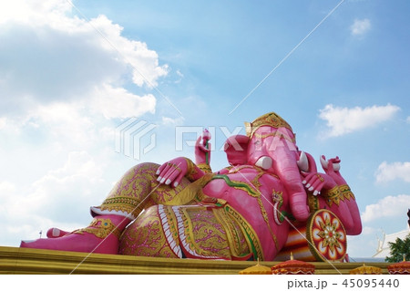 Wat Saman Rattanaram, Chachoenasao in Thailand 45095440