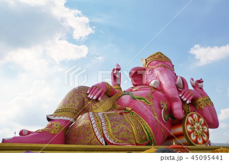 タイ・チャチュンサオ県の有名寺院「ワット・サマーン・ラッタナーラーム