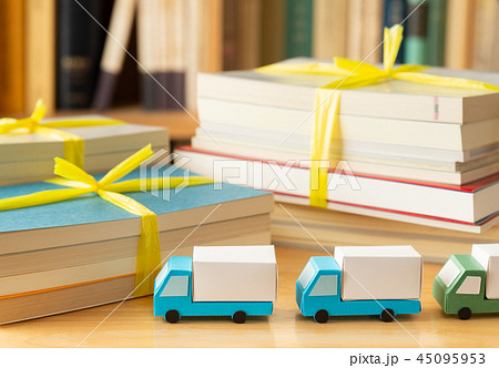 本　断捨離　書籍　処分　引越し　トラック　出張買取　遺品整理　蔵書　本棚 45095953
