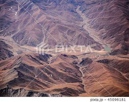 チベット・シガツェ・リンプン空撮 / Aerial view of Shigatse, Tibet 45096181