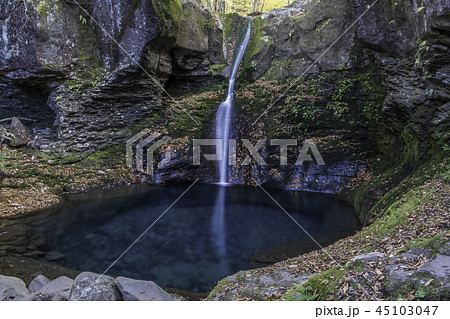 栃木県矢板市おしらじの滝 45103047