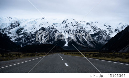 ニュージーランド南島、マウントクックへの道すがら 45105365