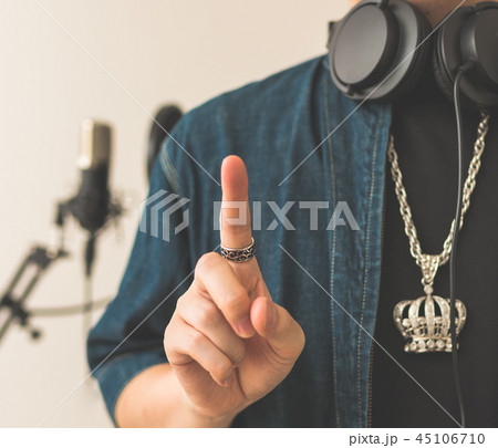 アーティスト 45106710