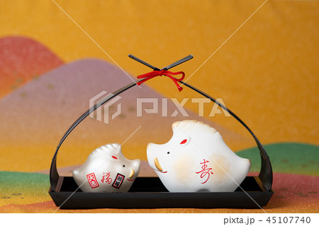 干支の置物 45107740