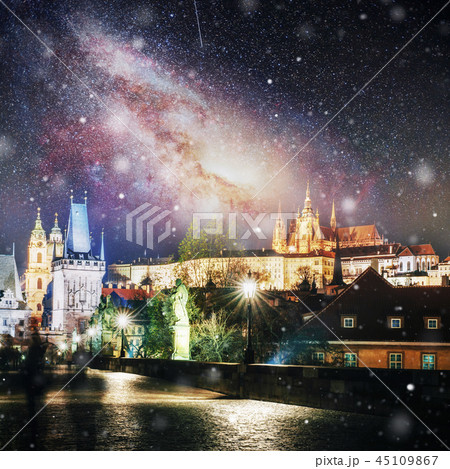 Charles Bridge with statues and Prague Castle at night. , Czech Republic Charles Bridge with statues and Prague Castle at night. , Czech Republic 45109867