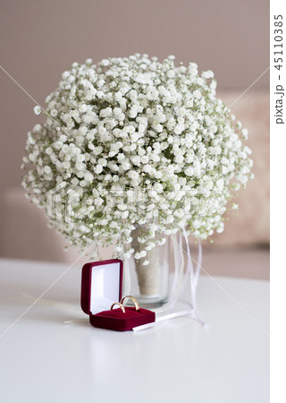 Wedding rings in a red velvet box Wedding rings in a red velvet box 45110385