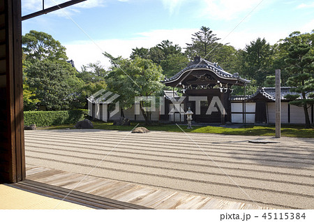 客殿から望む石庭(妙興報恩禅寺) 45115384