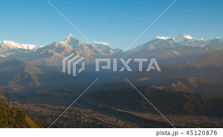 ネパール・ポカラからアンナプルナ連峰眺望 ネパール・ポカラからアンナプルナ連峰眺望 45120876