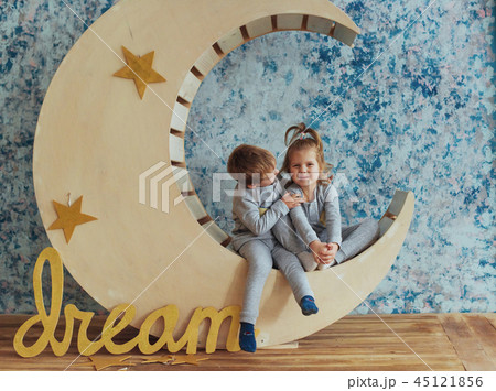 The concept of sleep time. The concept of sleep time. 45121856