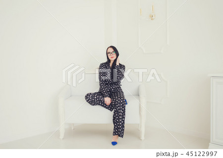 beautiful woman relaxes beautiful woman relaxes 45122997