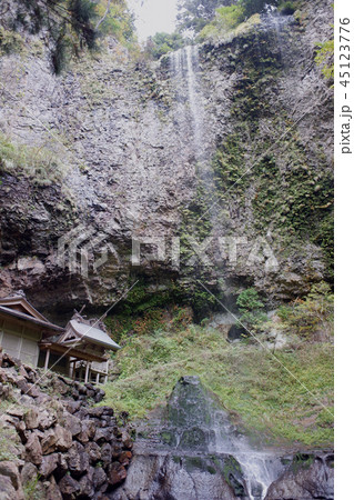 隠岐島後　壇鏡神社と壇鏡の滝 45123776