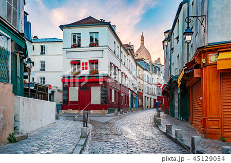 Montmartre in Paris, France Montmartre in Paris, France 45129034