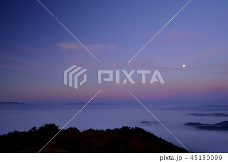 高ツムジ山の雲海 高ツムジ山の雲海 45130099