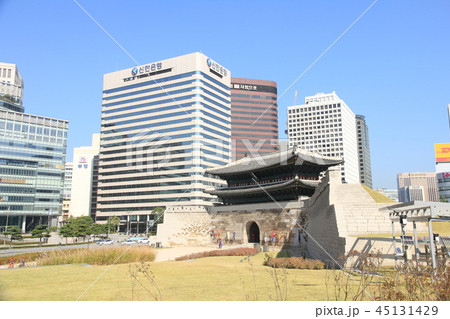 Namdaemun (Sungnyemun) Gate in Seoul, South Korea Namdaemun (Sungnyemun) Gate in Seoul, South Korea 45131429