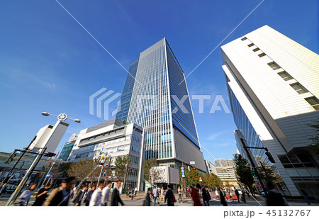 日本の東京都市景観 田町駅前に超高層ビル(画面中央)が出現 日本の東京都市景観 田町駅前に超高層ビル(画面中央)が出現 45132767