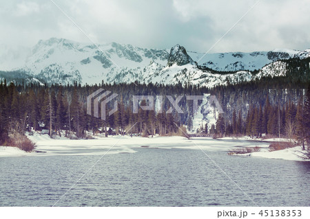 Lake in Sierra Nevada 45138353