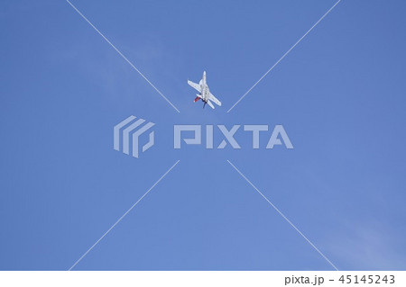 紺碧の空を急上昇する米海軍の空母艦載機F/A-18Fスーパーホーネット戦闘攻撃機 紺碧の空を急上昇する米海軍の空母艦載機F/A-18Fスーパーホーネット戦闘攻撃機 45145243