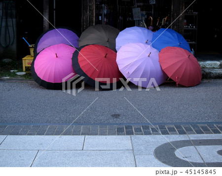 店先の傘 45145845