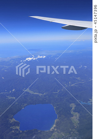 飛行機からの景色 秋田県・田沢湖上空の写真素材 [45147396] - PIXTA
