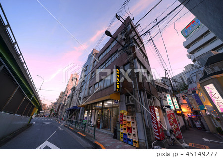日本の東京都市景観 鶯谷駅周辺の街並みを望む 45149277