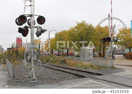 臨港線の踏切　モントリオール　カナダ 45153550