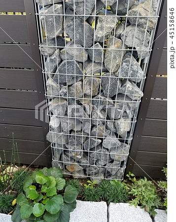 ガビオン（蛇籠）を使った小さな庭 45158646