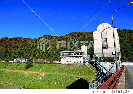 最上川さみだれ大堰　水門と管理事務所 45161283