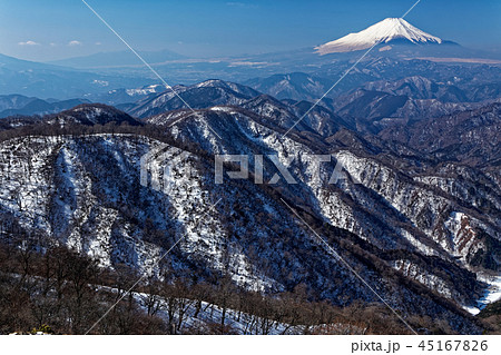 丹沢・塔ノ岳から見る富士山と鍋割山稜 45167826