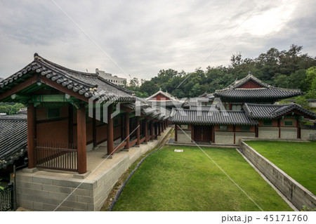 Gyeonghui gung Palace Scenery Gyeonghui gung Palace Scenery 45171760