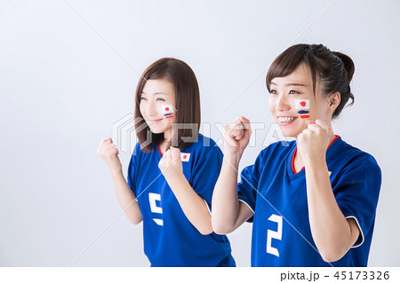喜ぶ女性サポーター 喜ぶ女性サポーター 45173326