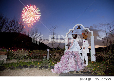 結婚式の花火の写真素材