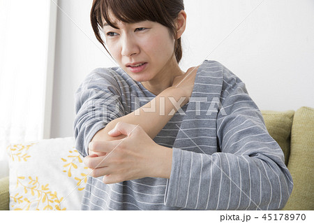 痒くて辛い 痒くて辛い 45178970