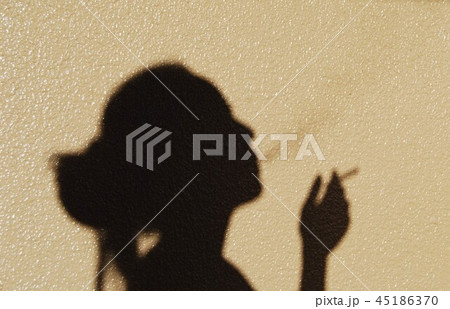 喫煙 45186370