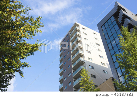 マンション　イメージ　見上げる 45187332
