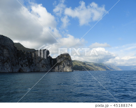 南イタリアの島と海の景色 南イタリアの島と海の景色 45188374