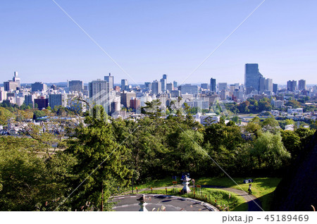 秋、青葉城址公園から望む杜の都仙台市街地 秋、青葉城址公園から望む杜の都仙台市街地 45189469