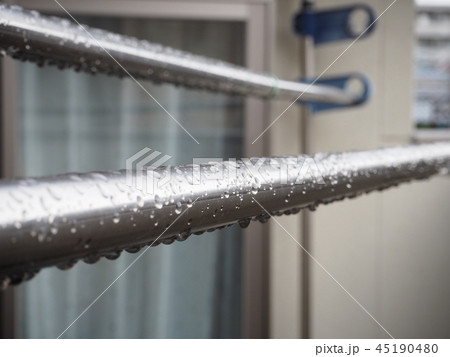 雨の物干し竿 雨の物干し竿 45190480