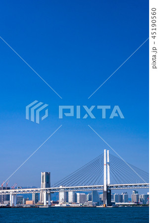 《神奈川県》横浜・ベイブリッジとみなとみらい 45190560