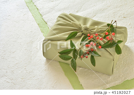 風呂敷包み　南天 45192027