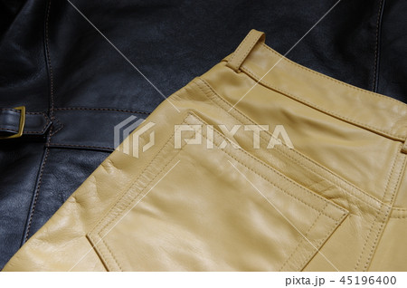 レザーパンツとレザージャケット 45196400