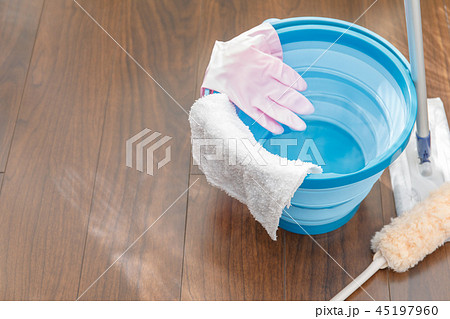 家事 掃除道具 バケツと雑巾 大掃除 家事 掃除道具 バケツと雑巾 大掃除 45197960