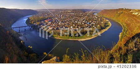Zalishchyky surrounded with Dniester river 45202336