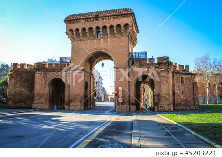 Porta Saragozza built in XIII century in Bologna. Porta Saragozza built in XIII century in Bologna. 45203221