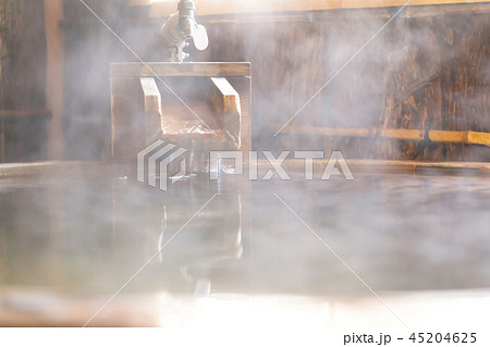 温泉、露天風呂、風呂、湯口、源泉、湯気、檜風呂 45204625